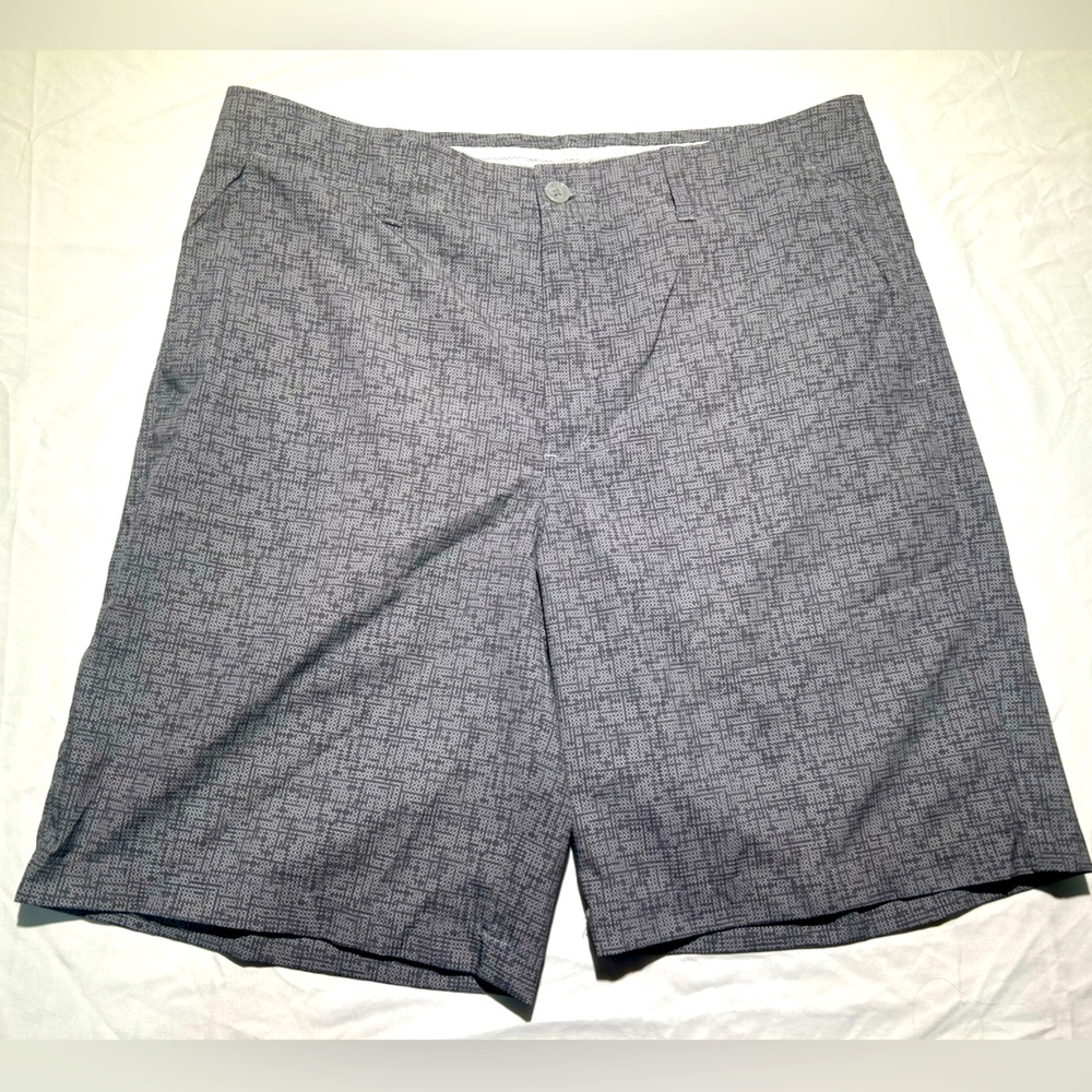 Greg Norman for Tasso Ella Golf Shorts - Gray Urban Camo Pattern - 33
